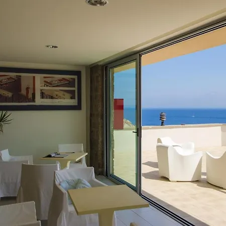 מלון Arenella 3*