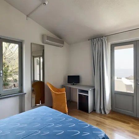 Arenella 3* ג'יליו פורטו